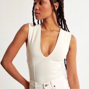 NWT Abercrombie & Fitch Crepe Plunge Bodysuit in CREAM 🍦